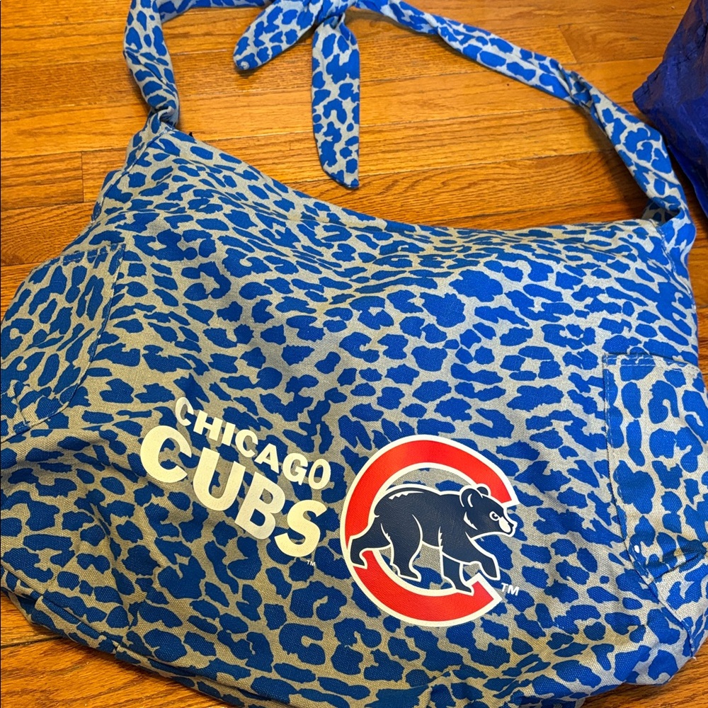 Genuine Merchandise Chicago Cubs hobo bag